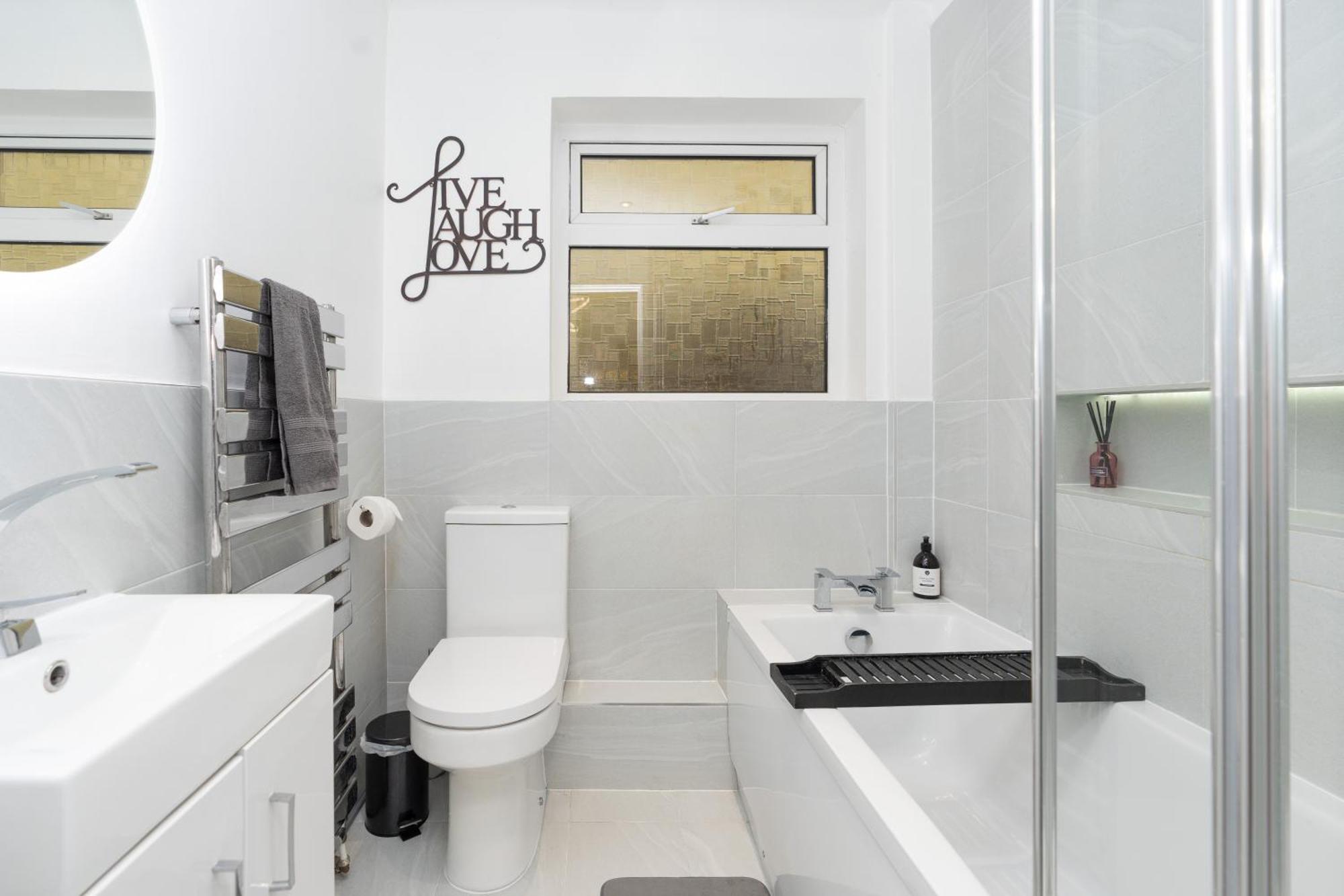 Estwood - Gated House Villa Southampton Bagian luar foto