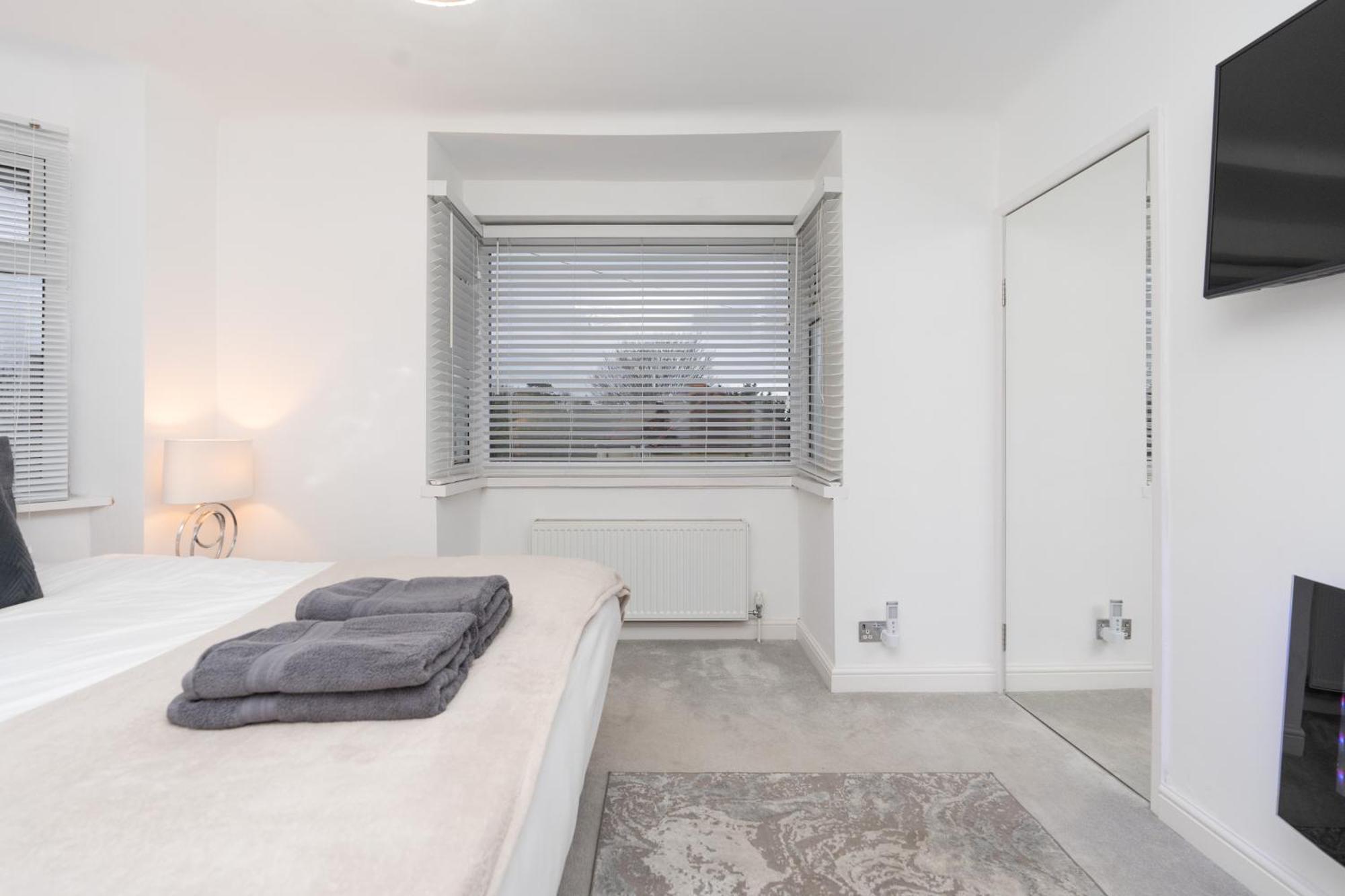 Estwood - Gated House Villa Southampton Bagian luar foto